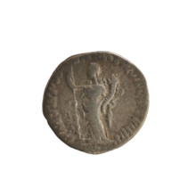 Denarius of Commodus (reigned 177–192). Obverse: laureate bust of the emperor to right, inscribed L