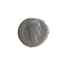 Denarius of Antoninus Pius (86–161; Roman emperor 138–161). Obverse: Head of Antoninus Pius with
