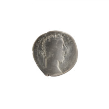 Denarius, Commodus (161–192; Roman emperor 177–192), issuer. Obverse: Head of Commodus in a laurel
