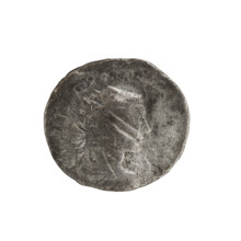 Antoninian, Elagabalus (204–222; Roman emperor 218–222). Obv.: CAESMAVRANTONIN — Bust of Elagabalus