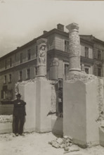 Lviv (Ukraine). Columns from the Zipperowska tenement house at ul. Trybunalska. Photographer: Józef