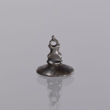 Sealing wax stamp — keyring; oval sealing wax stamp with decorative handle and hole for hanging on
