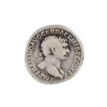 Denarius depicting Fides (personification of Fidelity), baskets, bowls, laurel wreaths, heads.