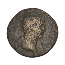 Dupondius of Trajan (53–117 CE; Roman emperor 98–117). Obverse: head of Trajan in a radiate crown;