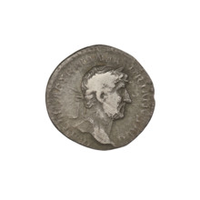 denarius, Hadrian (76–138; Roman emperor 117–138); Obverse: bust of Hadrian with laurel wreath and