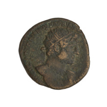 dupondius, Hadrian (76–138; Roman emperor 117–138), busts, radiant crowns, Salus (personification),