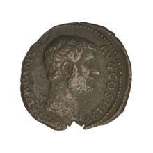 Hadrian (76–138; Roman emperor 117–138). Obverse: head of Hadrian in laurel wreath facing right;