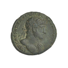 Hadrian (76–138; Roman emperor 117–138); cornucopia (iconographic); busts; laurel wreaths; Virtus