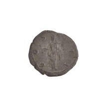 Denarius of Hadrian (reigned 117–138). Obverse: head of Hadrian in laurel wreath facing right; rim