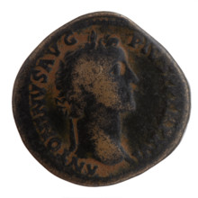 Sestertius of Antoninus Pius (86–161; Roman emperor 138–161). Obverse: head of the emperor in a