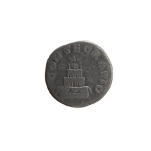 Denarius of Lucius Verus (issuer) and Marcus Aurelius (issuer), posthumous Antoninus Pius (86–161).