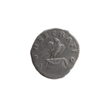 Denarius, posthumous issue of Antoninus Pius (86–161; Roman emperor 138–161); issuers: Lucius Verus