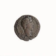 Denarius; obverse: head of Antoninus Pius with laurel wreath to the right, inscription 'ANTONINVS