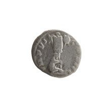Denarius of Marcus Aurelius (121–180; Roman emperor 161–180). Obverse: Head of Marcus Aurelius with