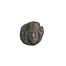 Bronze coin of Vardanes II (55–58). Obverse: frontal head of Vardanes II wearing a tiara. Reverse: