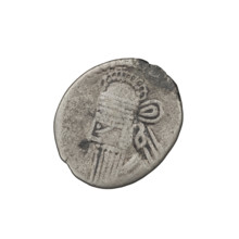 Drachma of Vologases III (105–147). Obverse: Bust of Vologases III wearing a tiara and diadem,