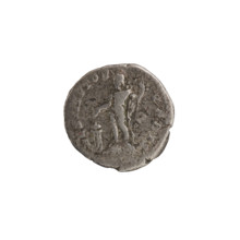 Denarius, emperor standing before a tripod. Septimius Severus (Roman emperor; 146–211). Obv.: