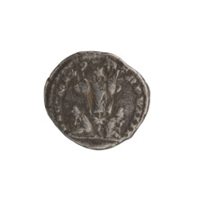 Denarius of Septimius Severus (Roman emperor, 146–211). Obverse: head of Septimius Severus in a