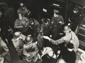 Dutch soldiers in London, photograph, Photo, taken from a certain height, with several (Dutch)