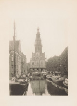 View of the Waag in Alkmaar, page, photomechanical print, title: 'The Town Weighing House, Alkmaar