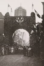Willemstraat., Triumphal arch in the Willemstraat during the April festivities in 1887 in