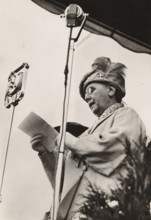 HM the Queen opens the World Jamboree July 31, 1937, photograph, postcard, Vogelenzang (North