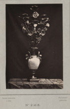 Decorated vase, photograph, page, inscription: 'Photographie, inaltérable.', number: 'PL. II., Nos