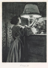 Woman turns on a lamp, La lampe file, page, photomechanical print, photographer: Constant Puyo,