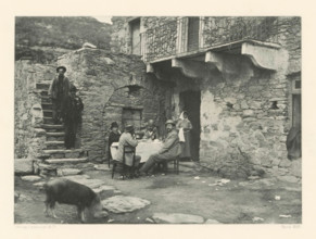 Breakfast company in Casta, Déjeuner à Casta, page, photomechanical print, photographer: Roland