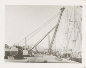 Port crane at Port Arthur, page, photomechanical print, number: '26', photographer: AN Ljupova,