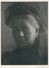 Portrait of an unknown woman, page, photomechanical print, photographer: Bruno Wiehr, cliché maker: