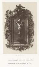Crucifix in wooden frame from the cathedral of Le Puy-en-Velay, Encadrement en bois sculpté,