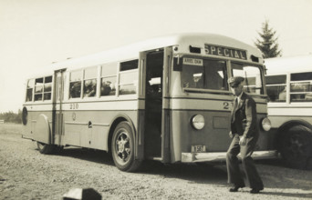 The newest buses, pneumatic brakes and gears, rear engine, Ariel Dam, Washington state, United
