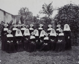 The Novices., Group portrait of the novices of the Ursulines, presumably in Weltevreden, album