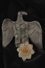 Aigle de Drapeau et Plaque de Chevalier de l'Empereur Napoléon 1er