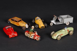 Jouets : ensemble de véhicules miniatures de marque Schuco