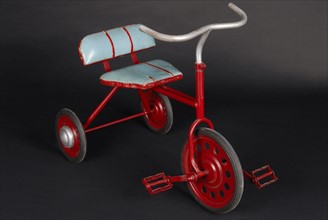 Jouet : tricycle