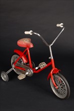 Jouet : vélo d'enfant Mercier rouge