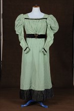 Costume de théâtre : robe style 1900