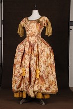 Costume de théâtre : robe style Louis XV dite "Manon"