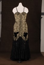 Costume de théâtre : robe de soirée 1900