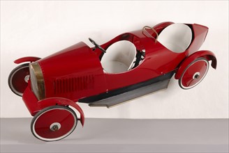 Jouet : voiture Bugatti bi-place à pédales