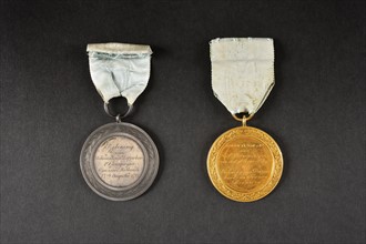 Deux médailles d'honneur et de bravoure du Royaume de Hollande (revers)