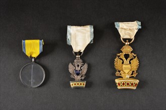 Trois médailles de l'Ordre de la Couronne de Fer de l'Empire d'Autriche