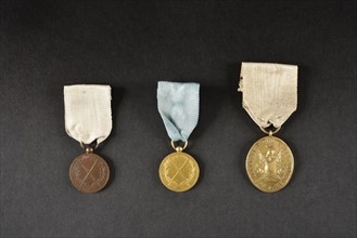 Trois médailles d'honneur de Westphalie (avers)