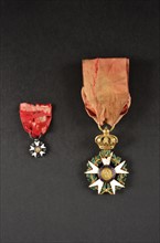 Deux médailles de la Légion d'Honneur, époque Premier Empire (reverse)