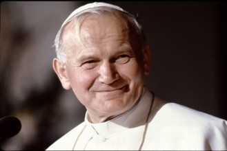 Papst Johannes Paul II zu Besuch in München Papst Johannes Paul II in der Münchner Frauenkirche, München Bayern Deutsch