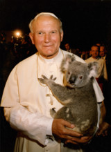 Karol Wojtyla, Pope John Paul II holding a koala PUBLICATIONxNOTxINxITA