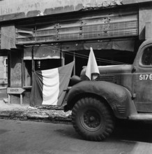 Anefo photo collection. Food provision: Wageningen. Food transports from Wageningen via Rhenen to West Netherlands brief