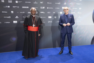 v.l. Kardinal Peter TURKSON, Stefan SCHULZE-HAUSMANN, Stiftung Deutscher Nachhaltigkeitspreis, Stiftung Deutscher Nachha